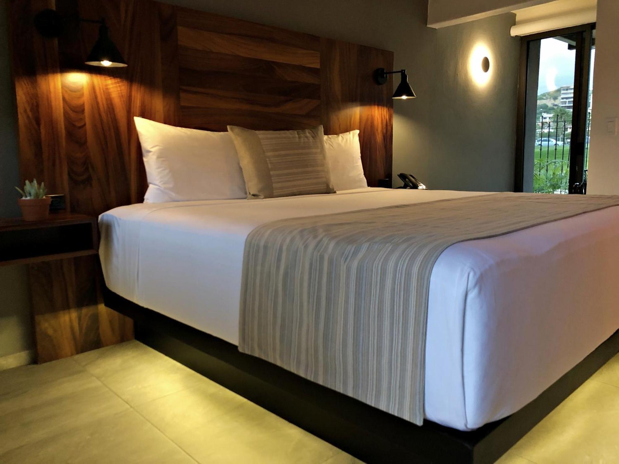 Six Two Four Urban Hotel